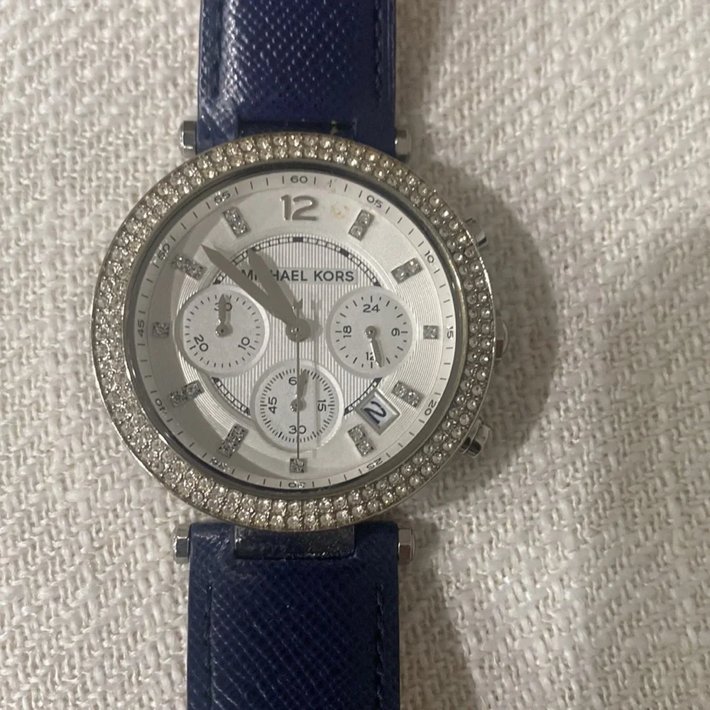 RARE/AUTHENTIC Michael Kors leather watch DIAMOND - Picture 4 of 4